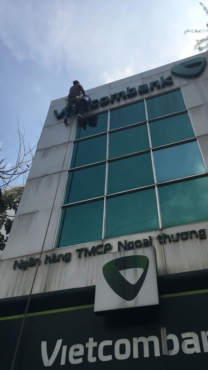 dịch vụ đu dây lau kính tòa nhà - ảnh 5