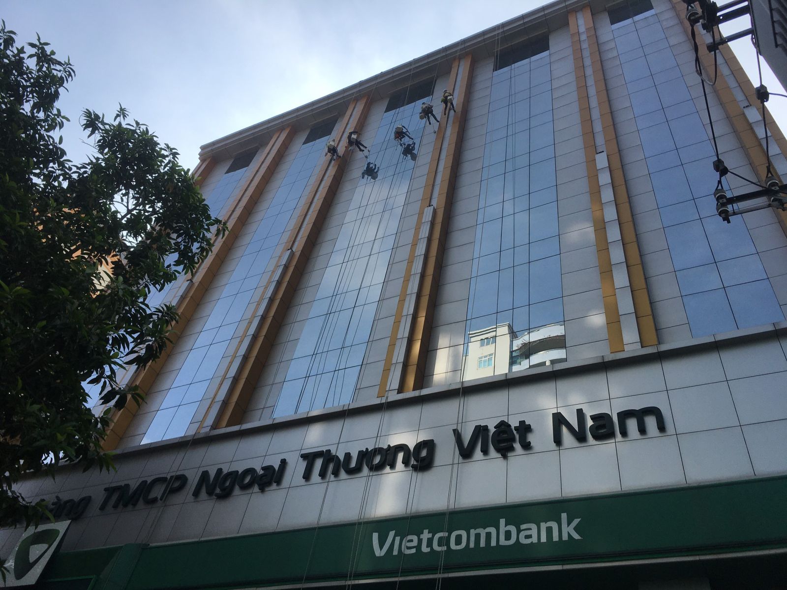 đơn vị đu dây lau kính - ảnh 3